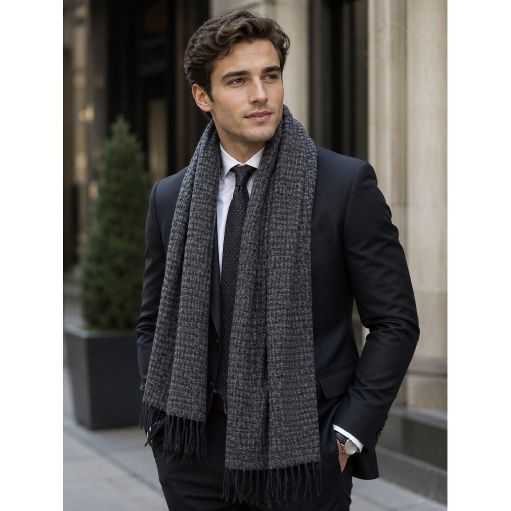 Nordstrom Men’s Scarf 100% Wool Gray Herringbone Black Fringed Winter Cozy